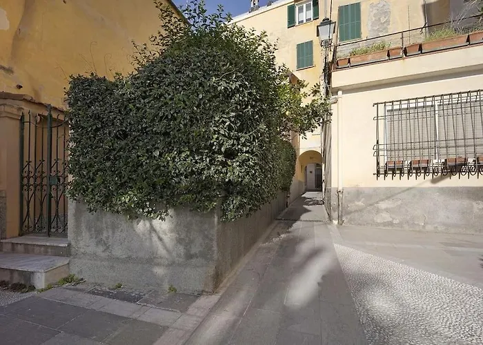 La Perla Blu Borgo Coscia * Alassio